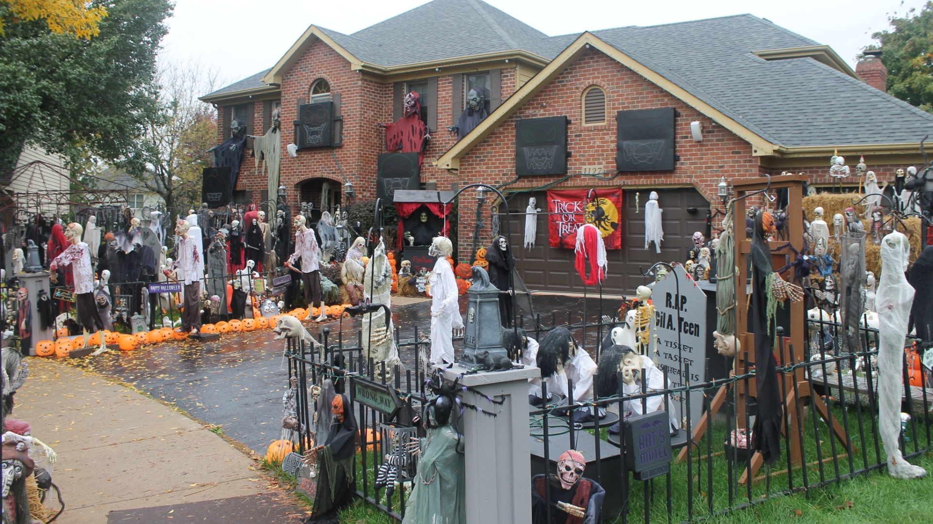 Naperville Halloween house becomes YouTube sensation