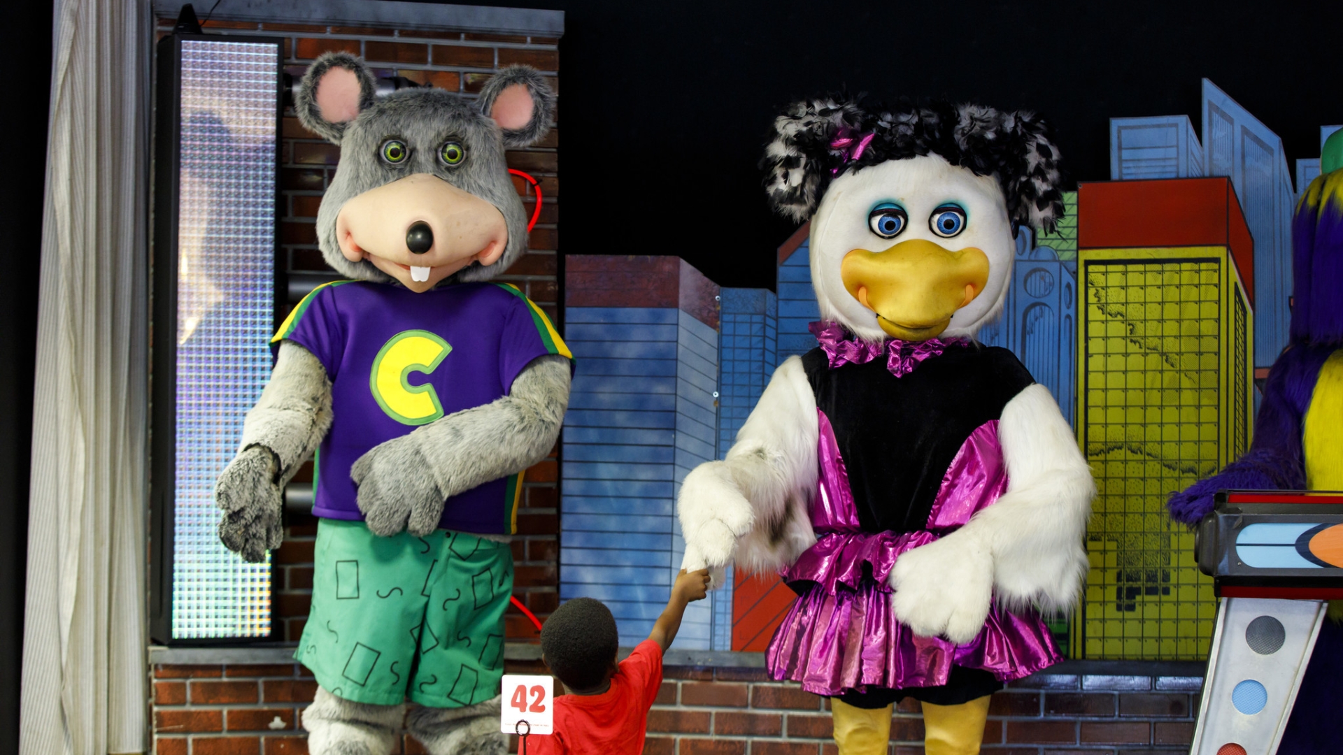 Chuck E Cheese S Breaking Up The Animatronic Band Hartford